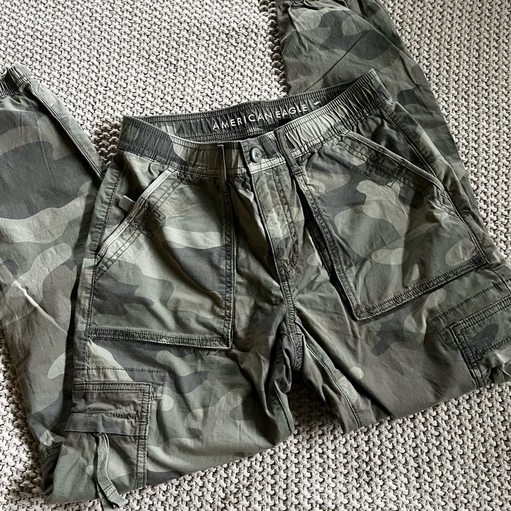 American Eagle Camo Cargo Joggers